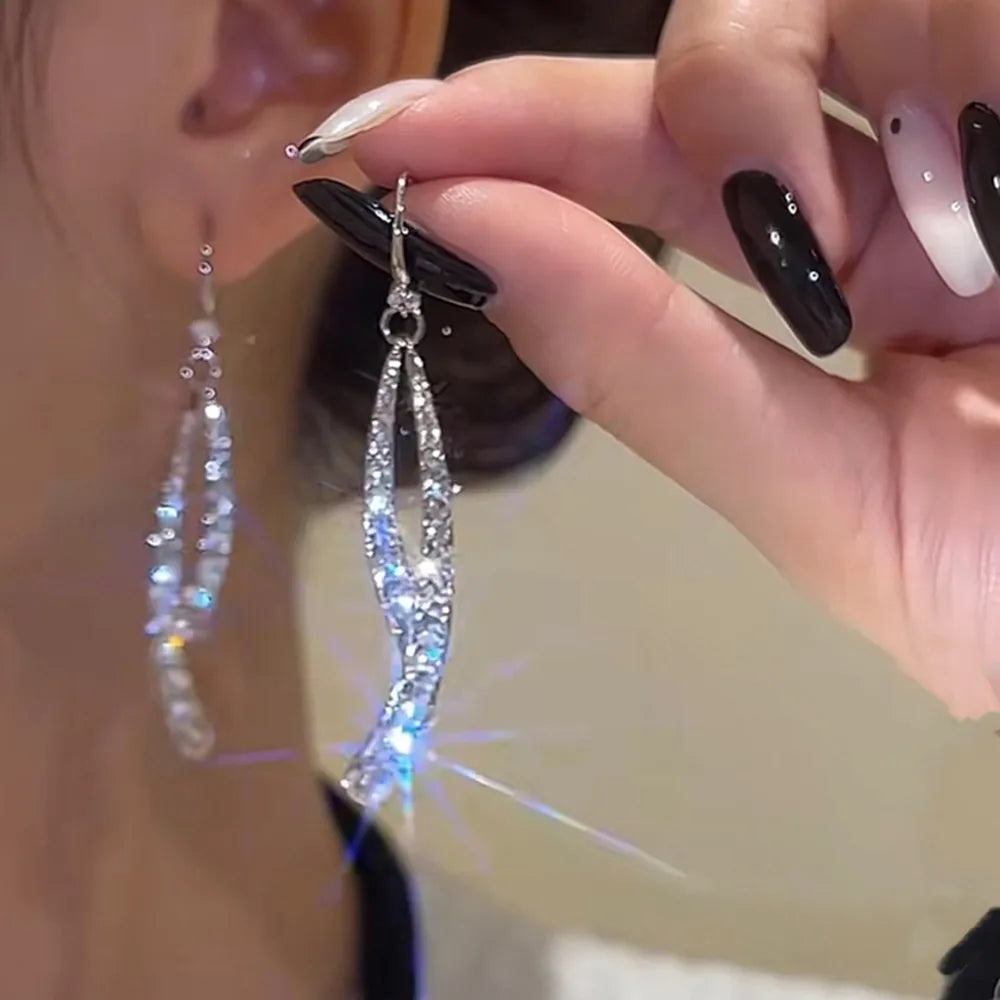 2023 New Fashion Trend Unique Design Elegant Delicate Zircon Tulip Flower Earrings High Jewelry Party Favors for Women